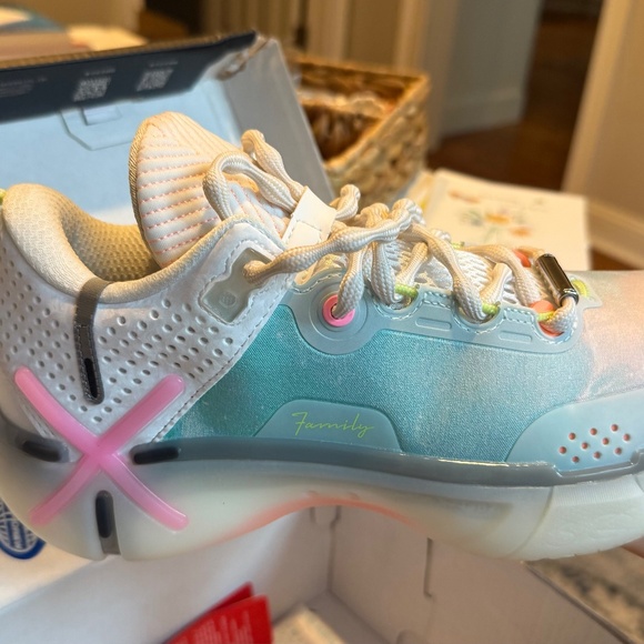 Way of Wade Shadow Volleyball Shoes woman's 8 **Brand New** - Picture 1 of 6